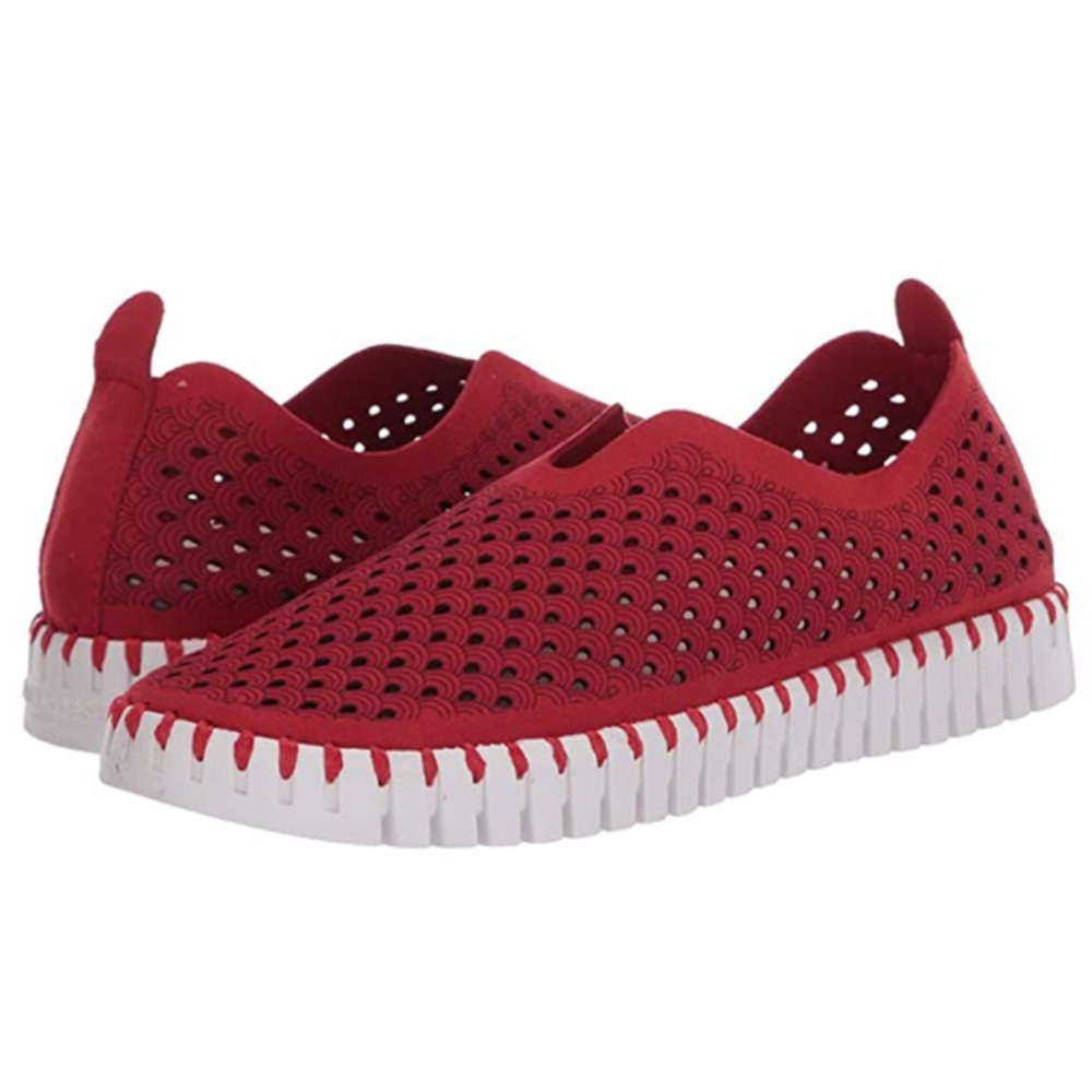 Ilse Jacobsen Tulip Deep Red Slip-On Scalloped Sneaker